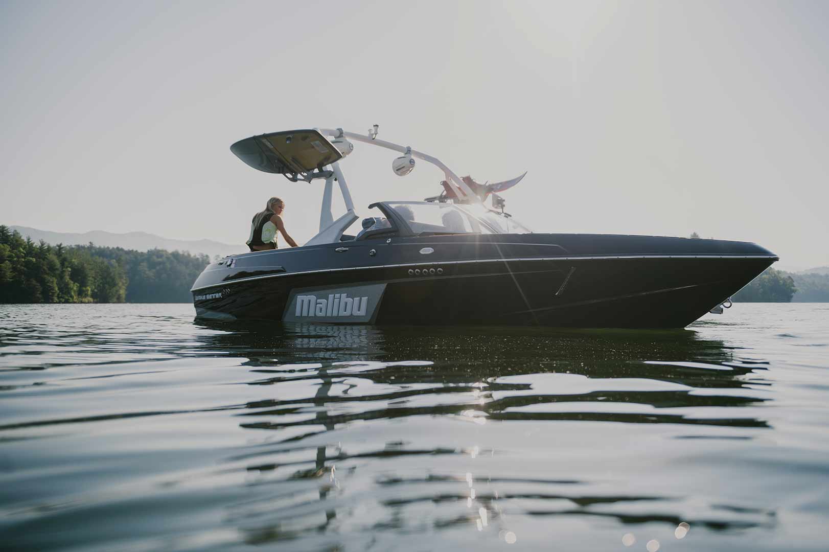 Malibu Announces the Versatile 2020 Wakesetter 20 VTX